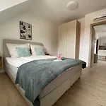 Oazis Apartmanhaz Fertoszentmiklos