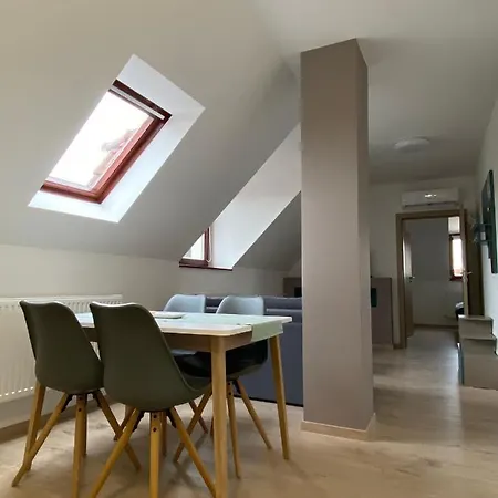 Oázis Apartmanház *