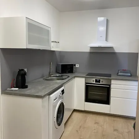 Oazis Apartmanhaz * Fertoszentmiklos