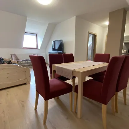 Oázis Apartmanház *