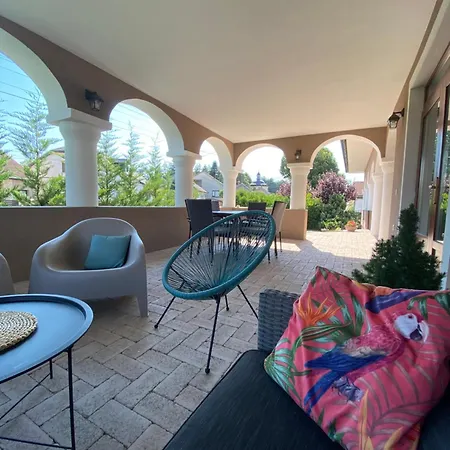 Oázis Apartmanház * Fertoszentmiklos