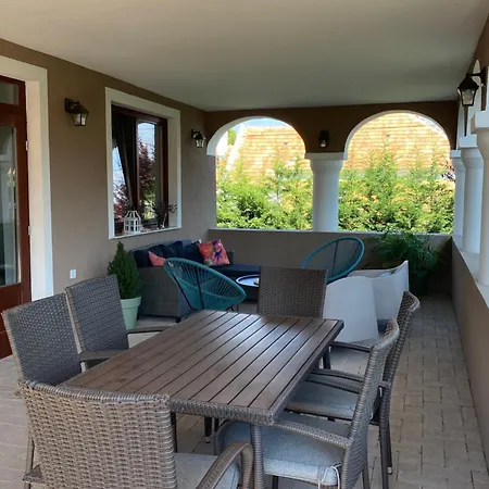 Apartment Oazis Apartmanhaz Fertoszentmiklos